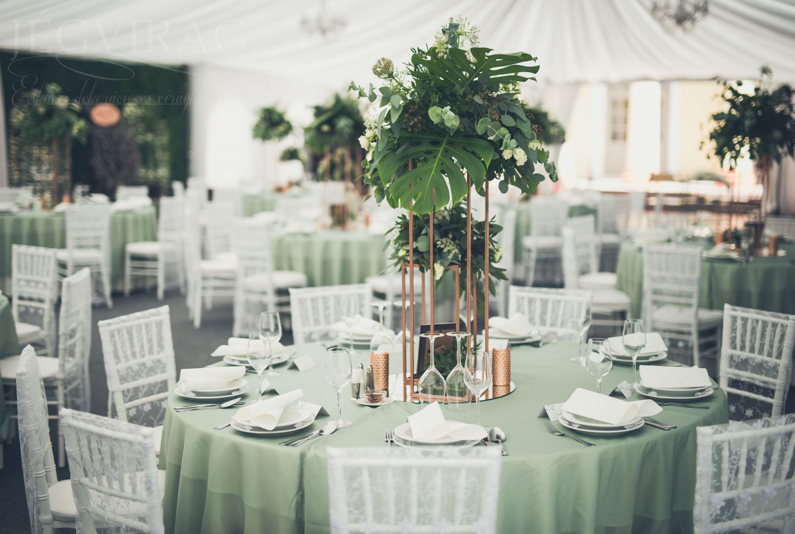 Meseerdő közepében dekor