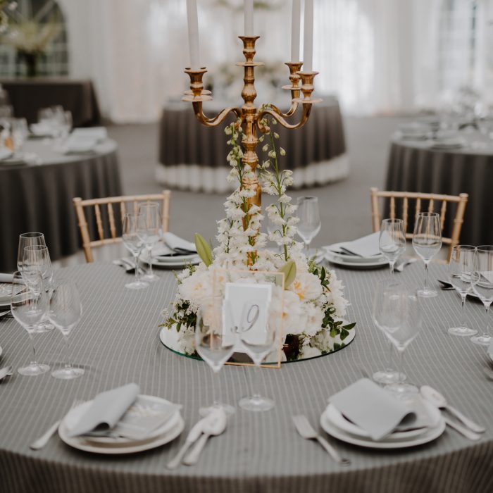 jegvirag_eskuvoidekoracio_menyasszonyicsokor_fenyoharasztkastelyszallo_wedding_eleganseskuvo (2)