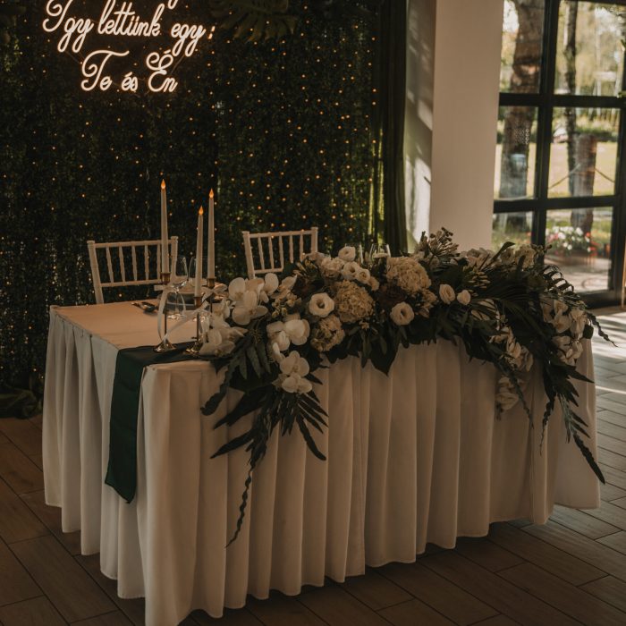 jegvirag_eskuvoidekoracio_mithosresort_greenery_zöldeskuvoidekoracio_menyasszonyicsokor_wedding_szandiestomi (1)
