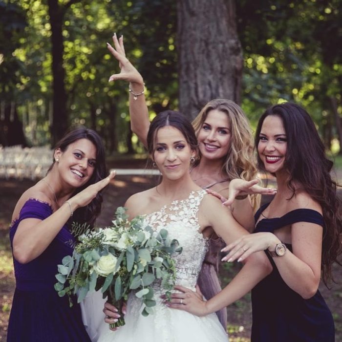 jegvirag_eskuvoidekoracio_zsalyazold_greenery_fenyoharasztkastelyszallo_wedding (3)