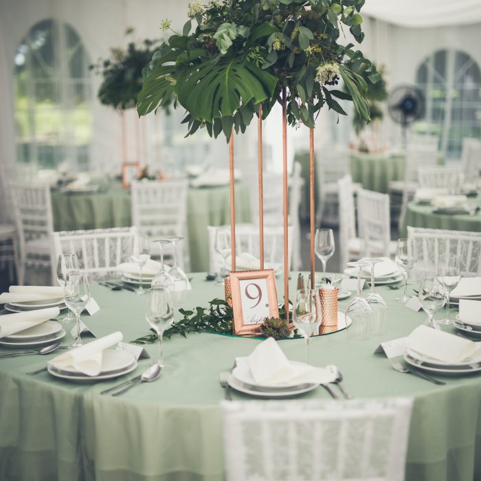 jegvirag_eskuvoidekoracio_zsalyazold_greenery_fenyoharasztkastelyszallo_wedding (4)